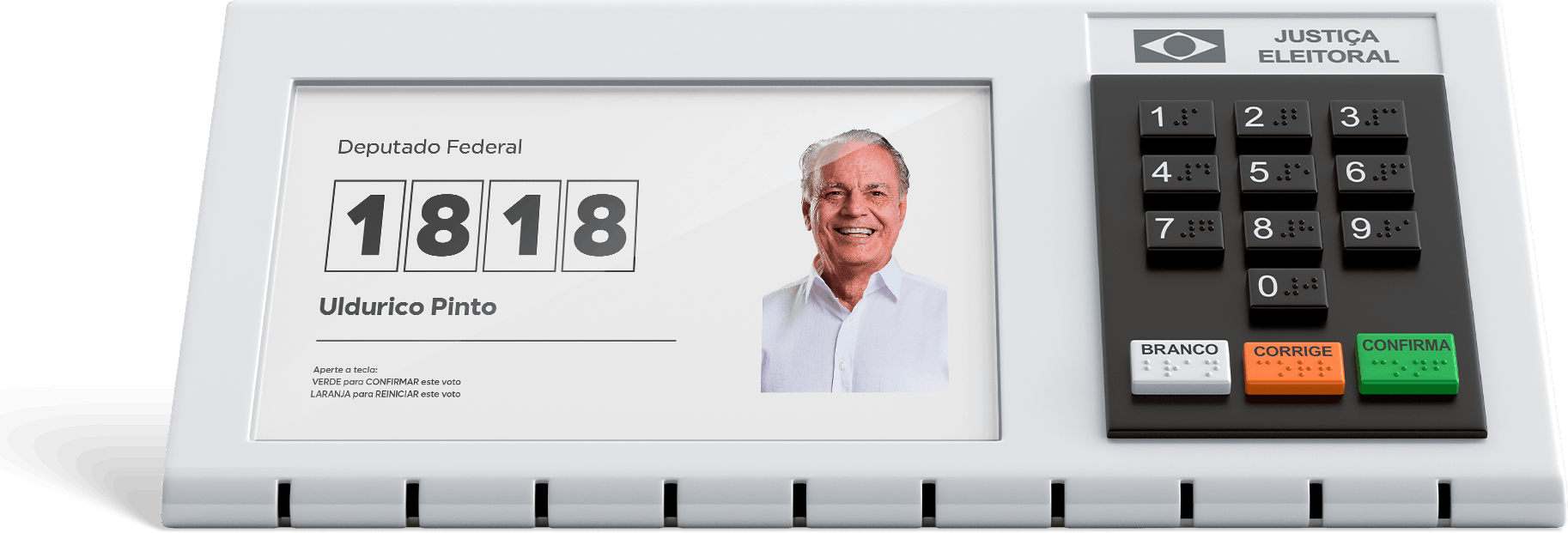 Urna eletrônica com o número 1818 digitado e a foto de Uldurico Pinto, candidato a deputado federal